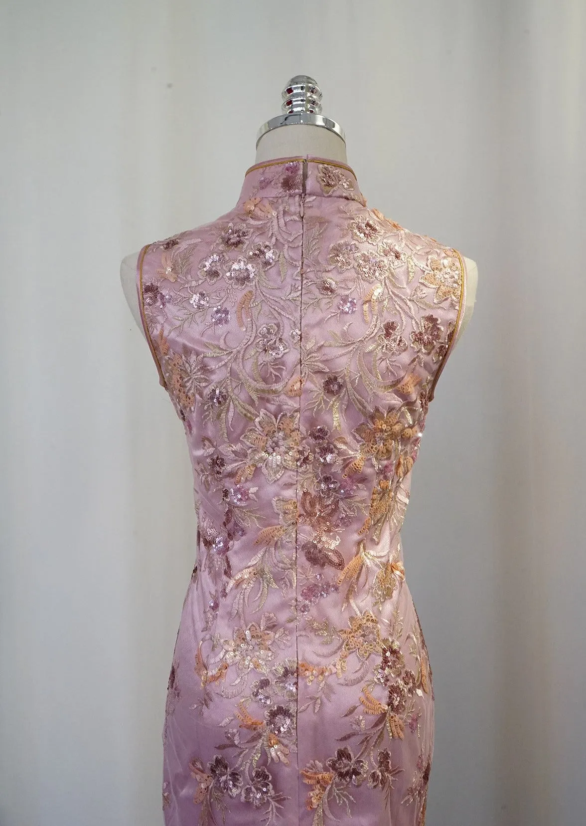 Carnation Sleeveless Qipao