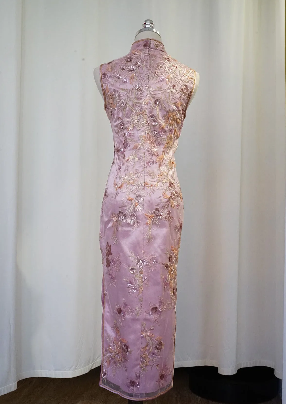 Carnation Sleeveless Qipao