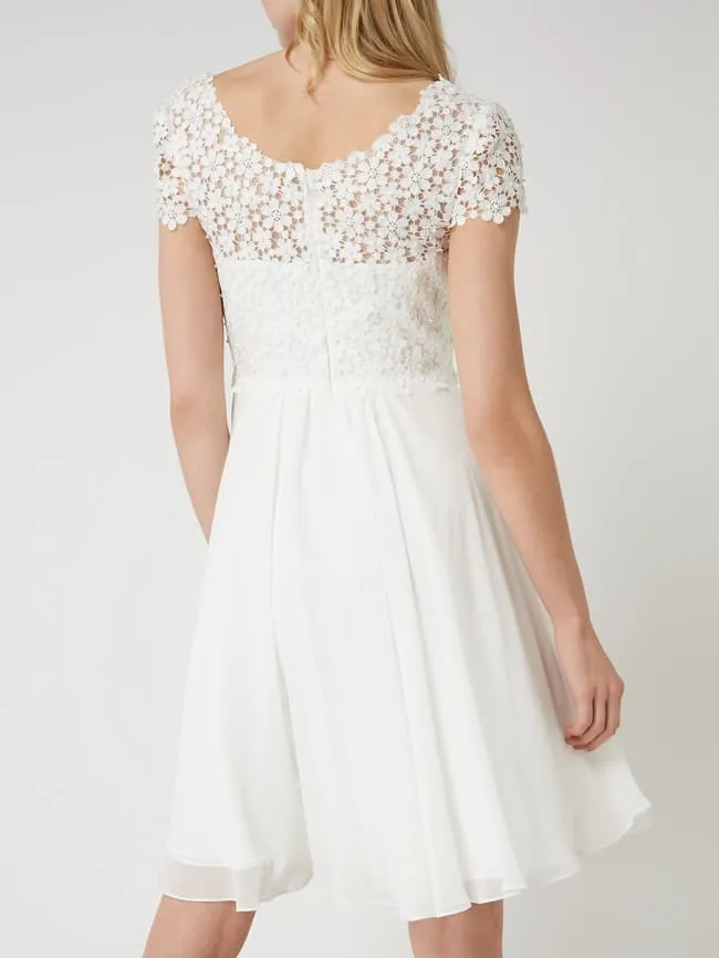 Crochet wedding dress made of lace and chiffon Luxuar, milky