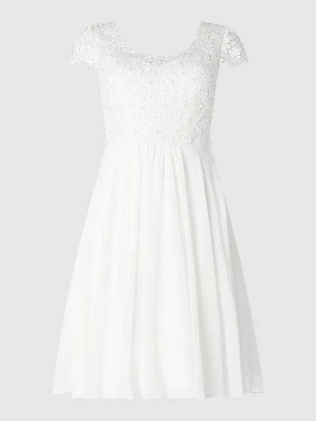 Crochet wedding dress made of lace and chiffon Luxuar, milky