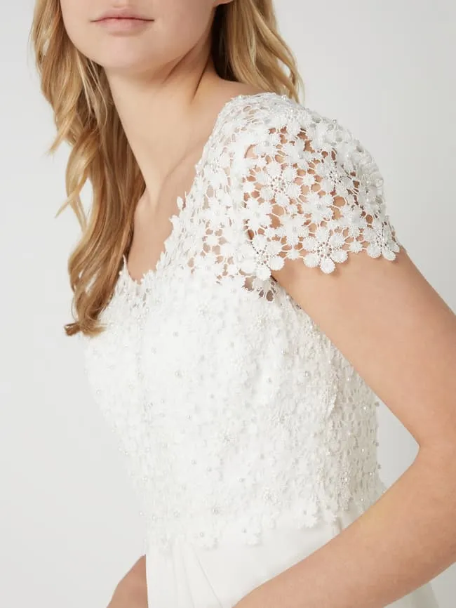 Crochet wedding dress made of lace and chiffon Luxuar, milky