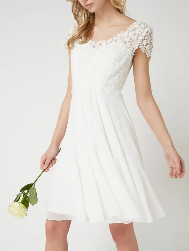 Crochet wedding dress made of lace and chiffon Luxuar, milky