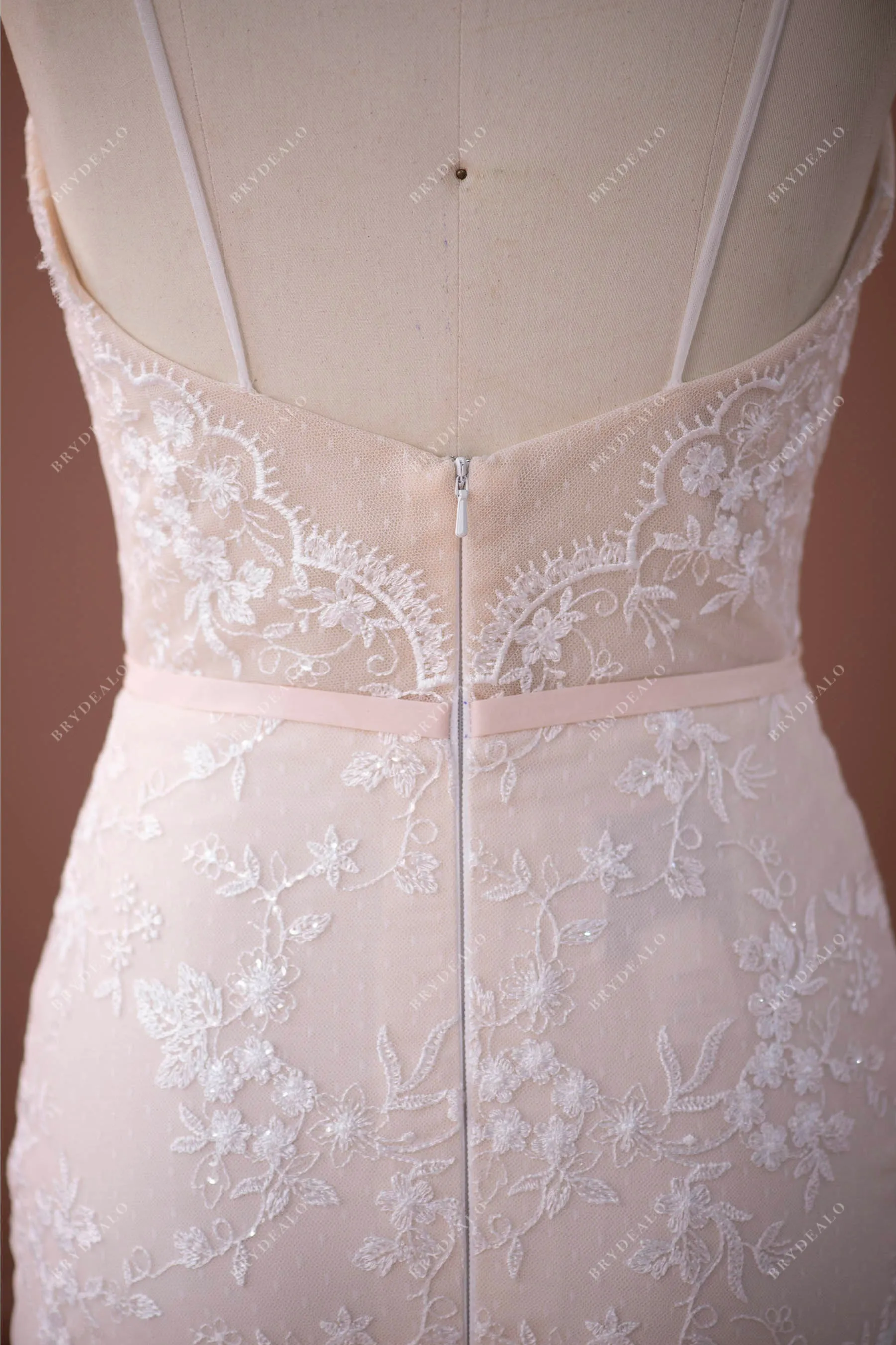 Elegant Mermaid Floral Lace V-neck Wedding Dress