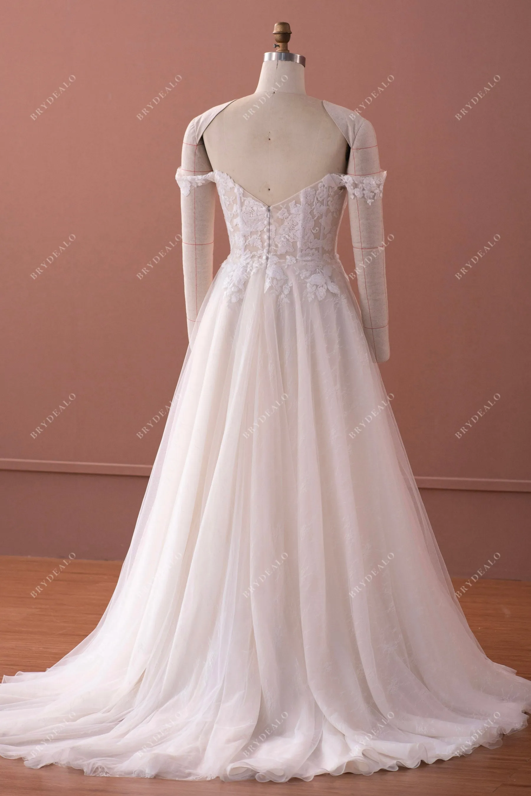 Light Champagne Sweetheart Stylish Exposed Boning Lace Wedding Dress