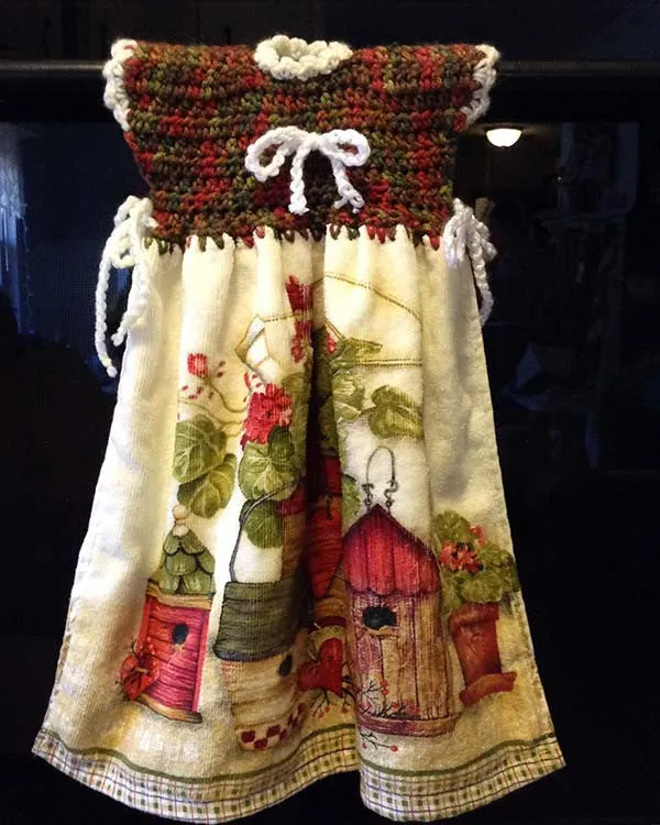 Oven Door Dress, Potholder, and Fridgie Crochet Patterns