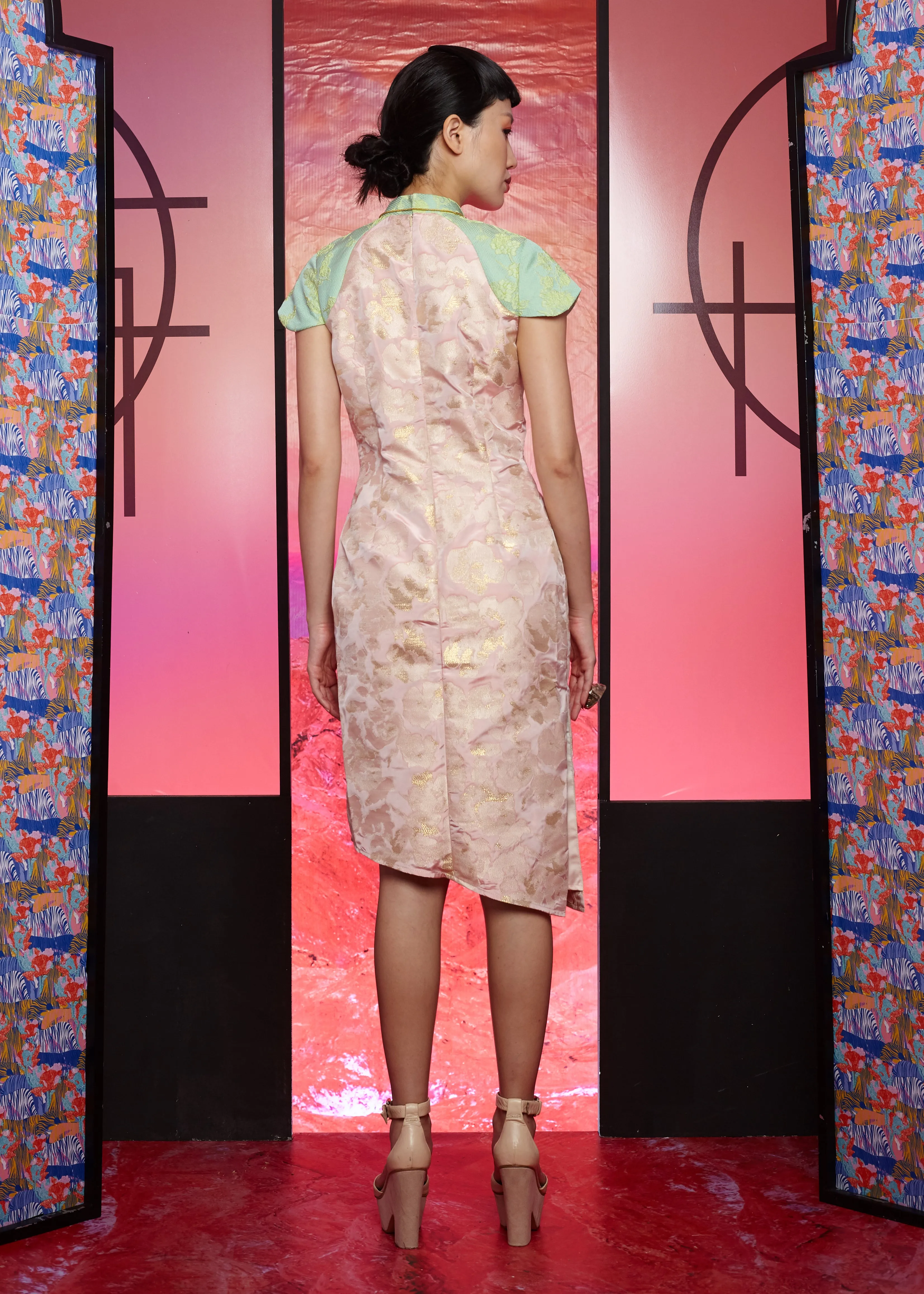 PINK JACQUARD WITH MINT GREEN JACQUARD YOKE - CHEONGSAM WITH DIAGONAL HEM - PINK