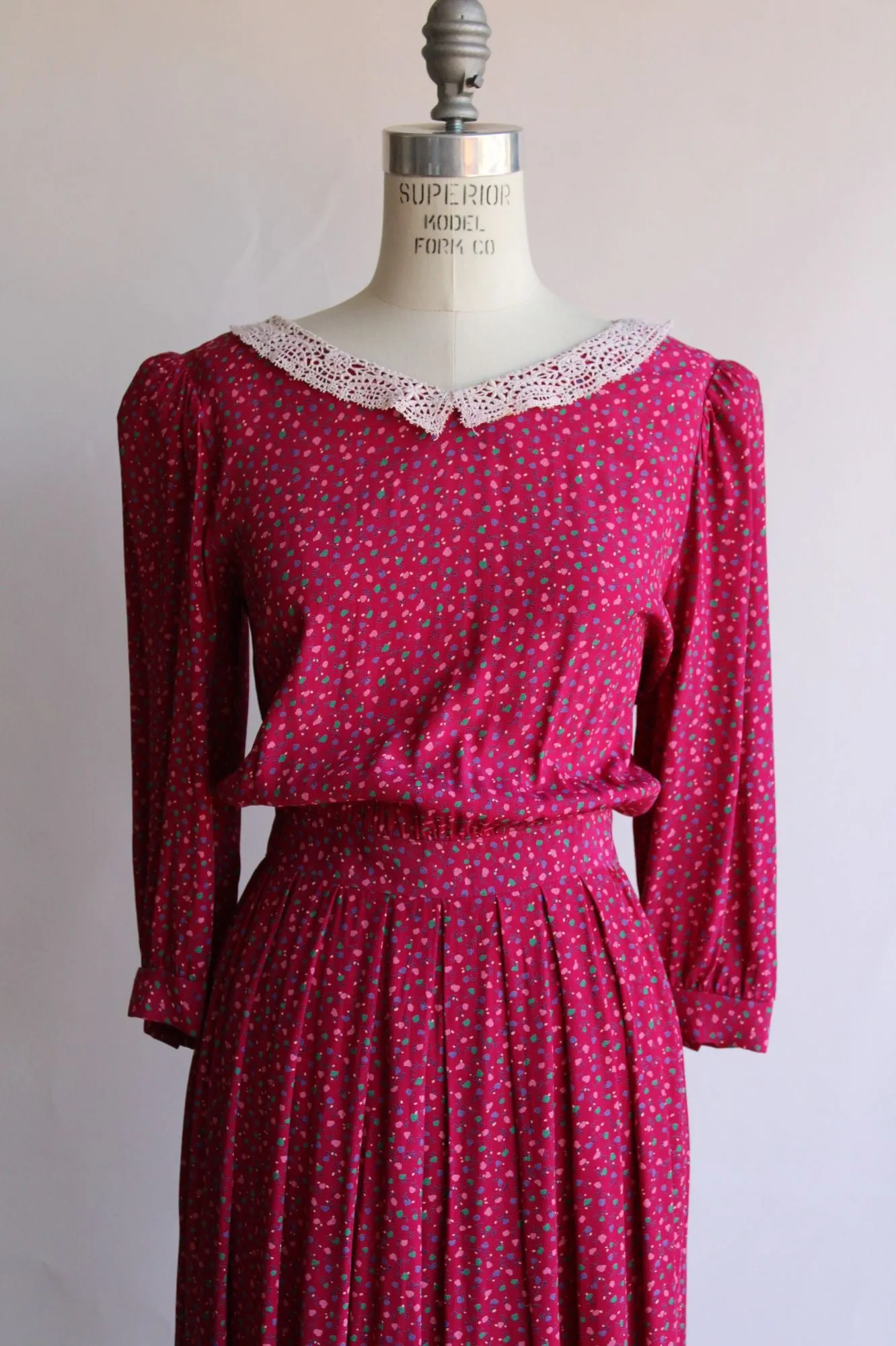 Vintage 1980's Karen Stevens Floral Print with Lace Collar Dress