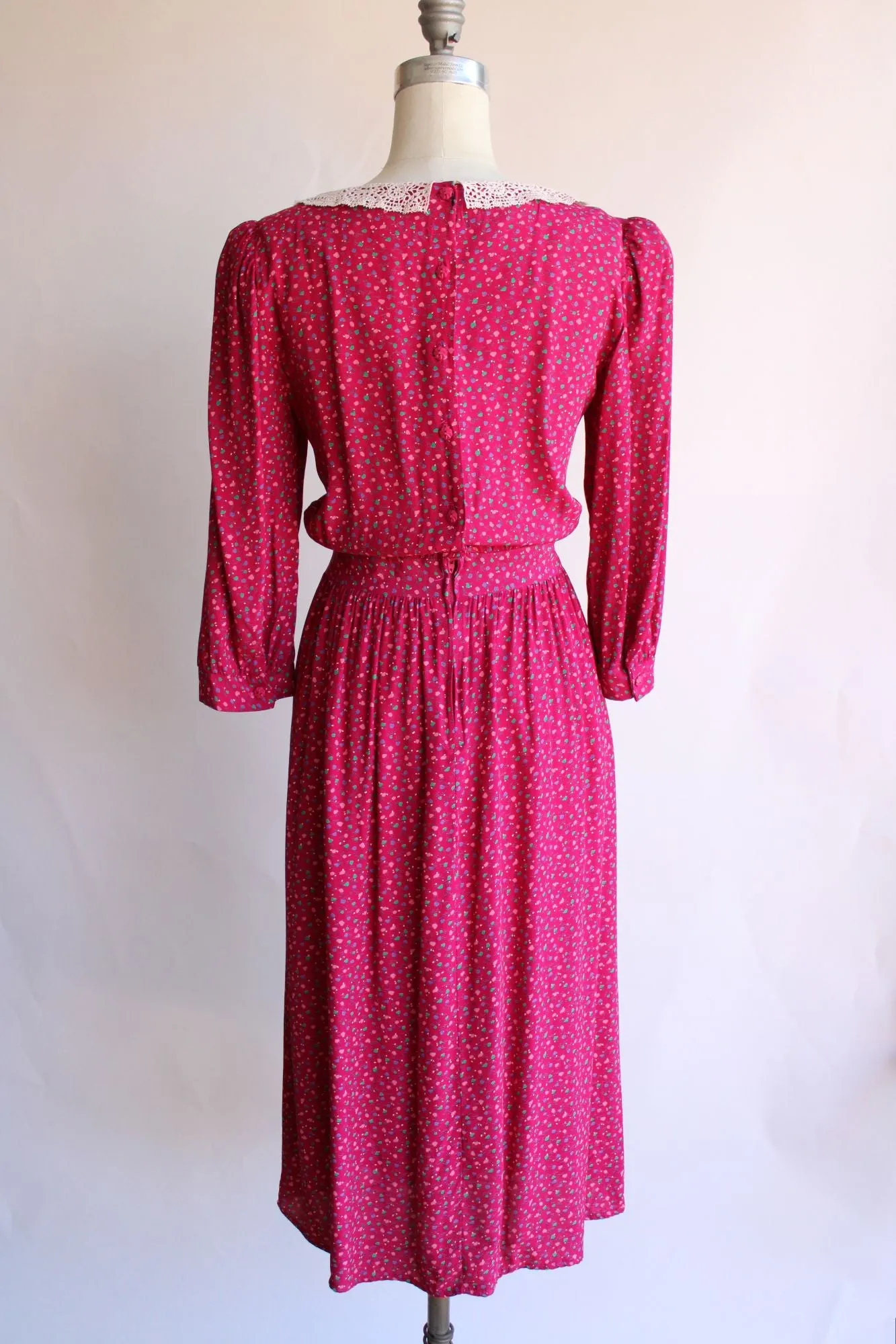 Vintage 1980's Karen Stevens Floral Print with Lace Collar Dress