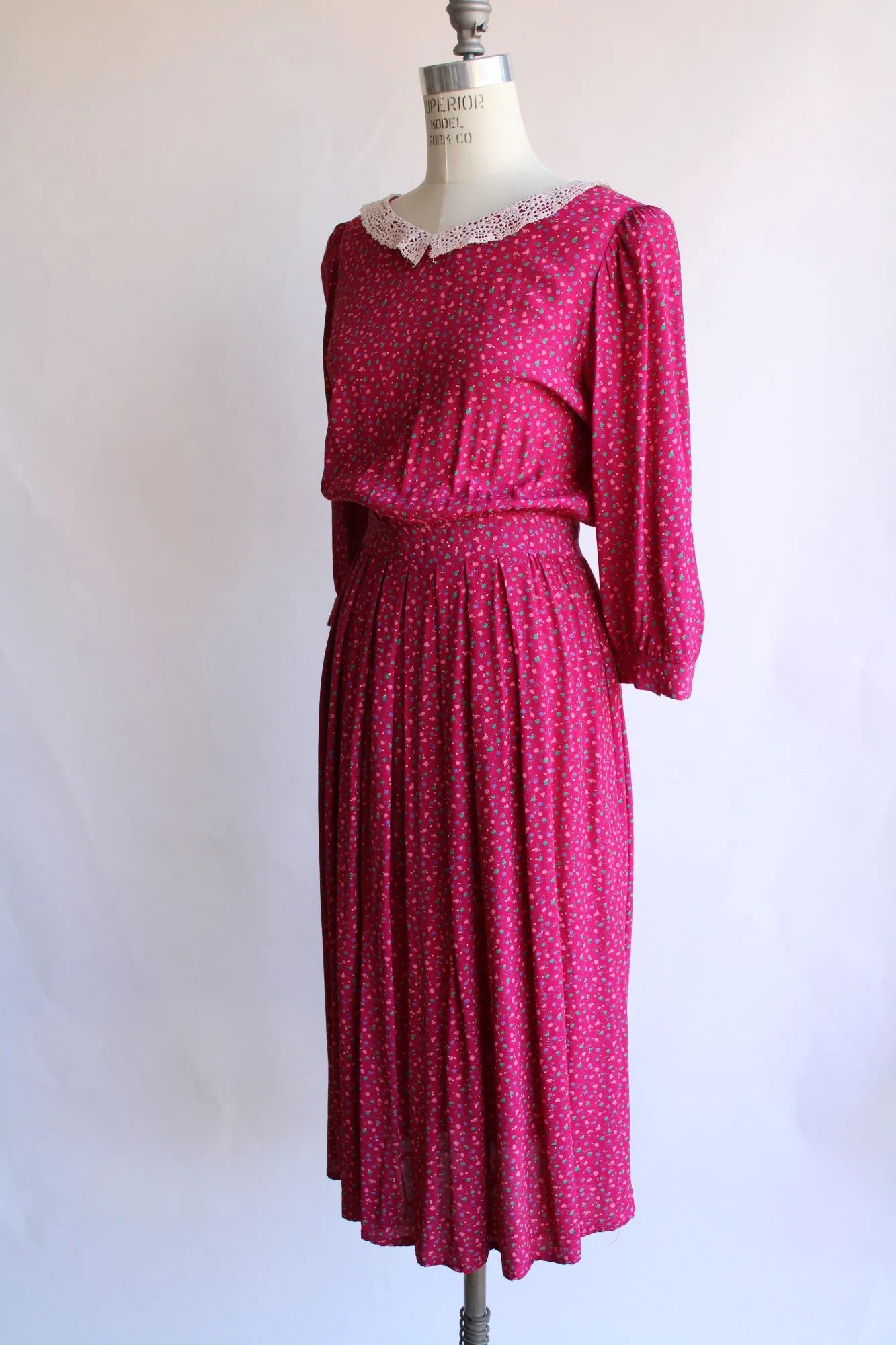 Vintage 1980's Karen Stevens Floral Print with Lace Collar Dress