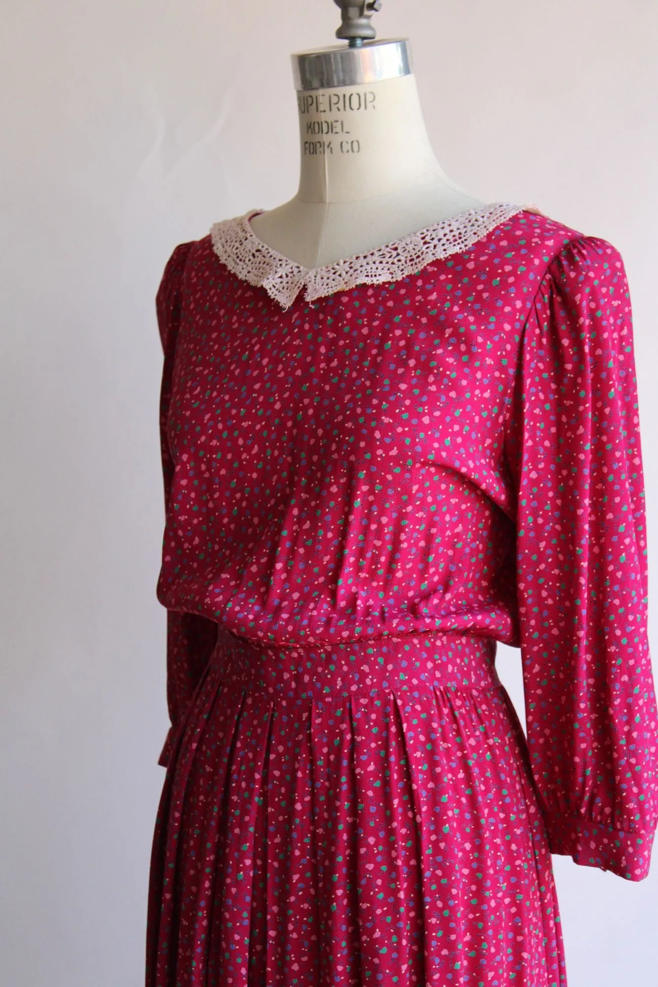 Vintage 1980's Karen Stevens Floral Print with Lace Collar Dress