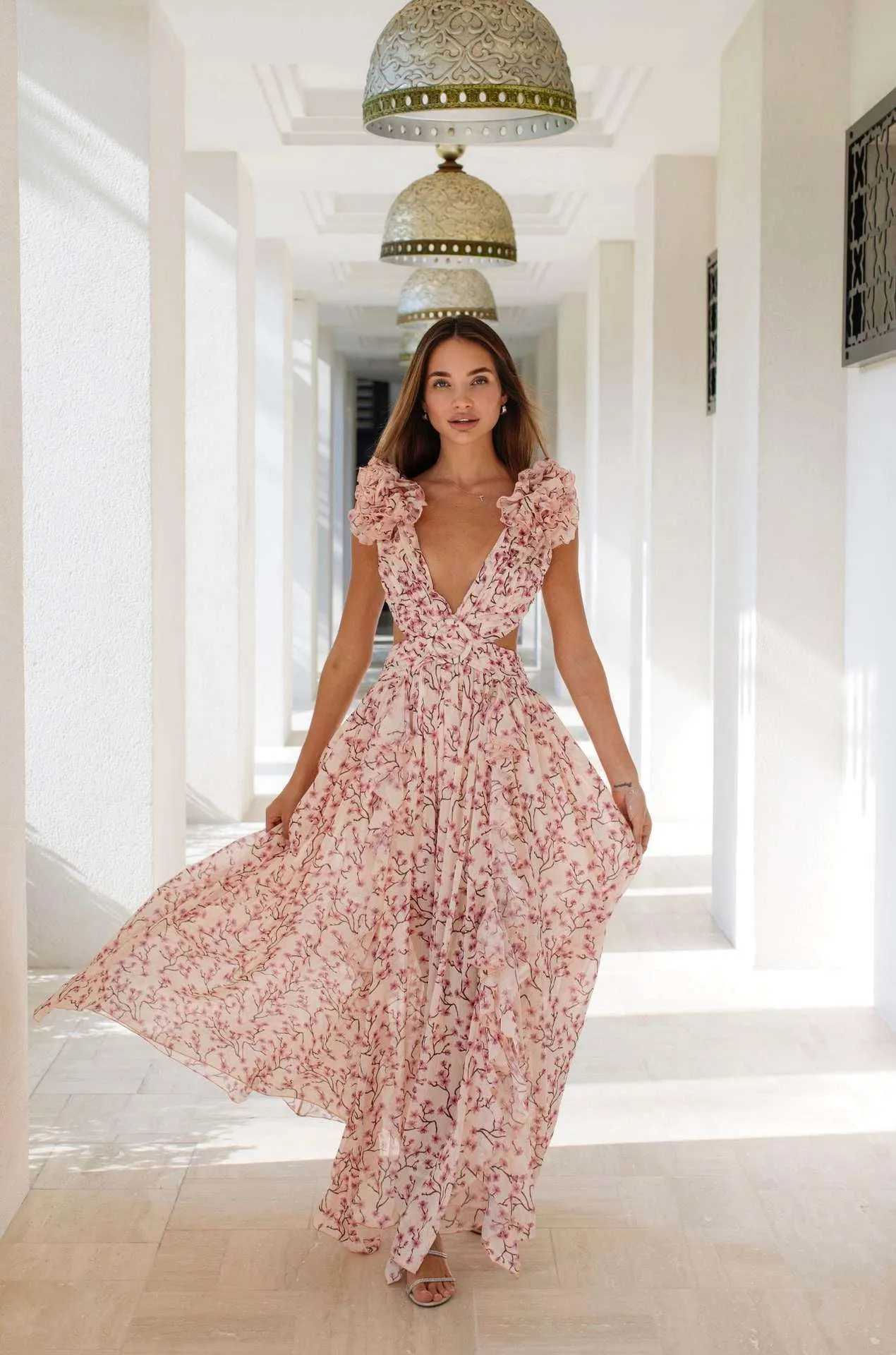 Women's Floral Pattern Ruffled Deep V-Neck Backless Dress